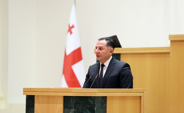 პარლამენტში ვახტანგ გომელაურის მოსმენა გადაიდო