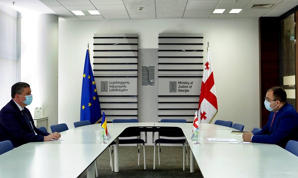 რატი ბრეგაძე რუმინეთის ელჩს შეხვდა