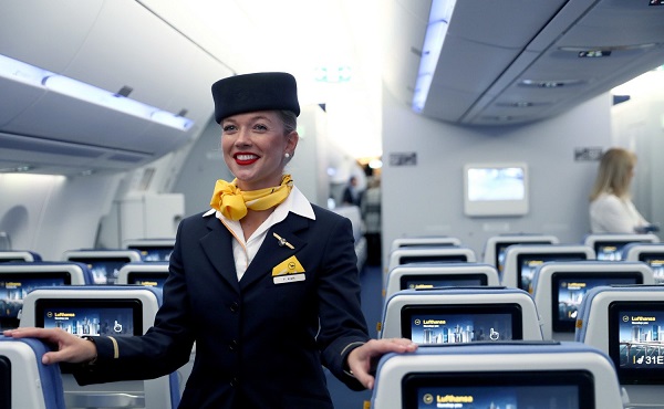 Lufthansa მისალმებისას 