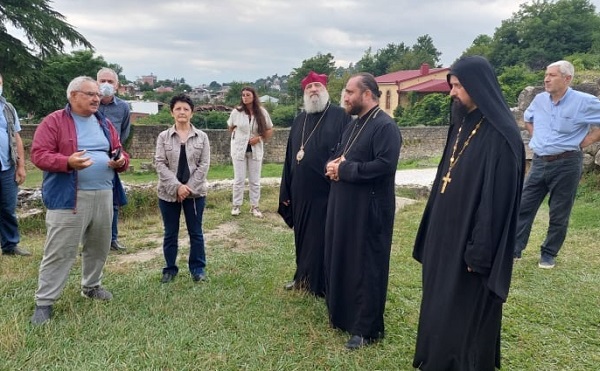 თეა წულუკიანი ბაგრატის ტაძარში არსებულ პრობლემებს გაეცნო