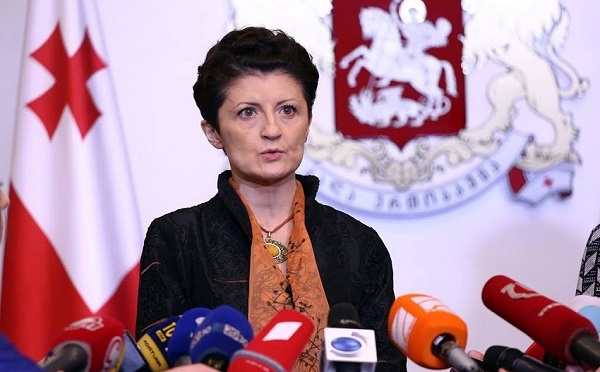 როდესაც მთავრობის მეთაური ამბობს, რომ ვიყოთ ფრთხილად, შევიცვალოთ აღლუმის ადგილი, ეს ვიღაცამ უნდა დაიჯეროს და გაიზიაროს - თეა წულუკიანი