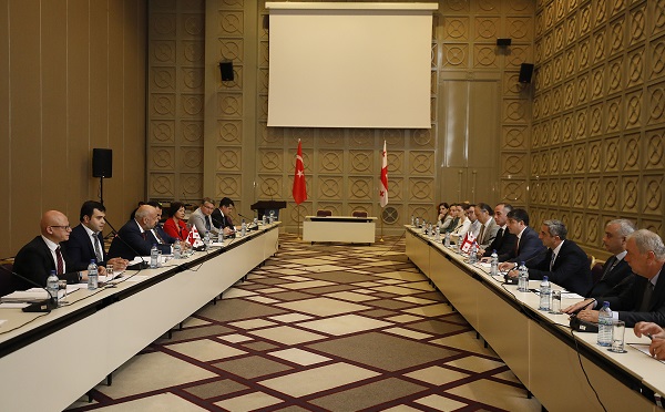 ფინანსთა სამინისტროს შემოსავლების სამსახურმა საქართველო-თურქეთის ერთობლივი კომიტეტის რიგირთ მე-3 შეხვედრას უმასპინძლა