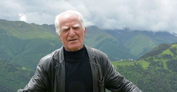 თუშეთში მცხოვრებ ლეგენდარულ ექიმს ირაკლი ხვედაგურიძეს საკარმიდამო მიწის ნაკვეთი და საცხოვრებელი შენობა-ნაგებობები სიმბოლურ ფასად გადაეცემა