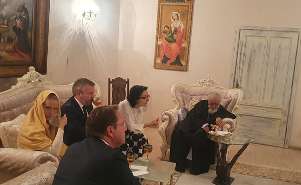 ევროკომისარი ოლივერ ვარჰეი პატრიარქს შეხვდა