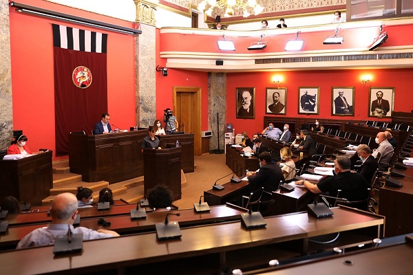 ინდივიდუალური საცხოვრებელი სახლებისთვის მშენებლობის ნებართვის მფლობელებს საეტაპო ოქმების წარდგენა აღარ მოეთხოვებათ
