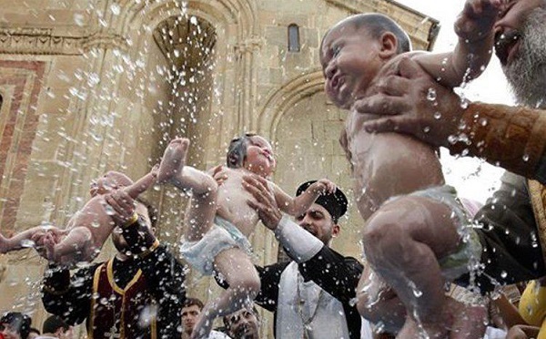 სამების ტაძარში ჩვილთა საყოველთაო ნათლობა გაიმართა