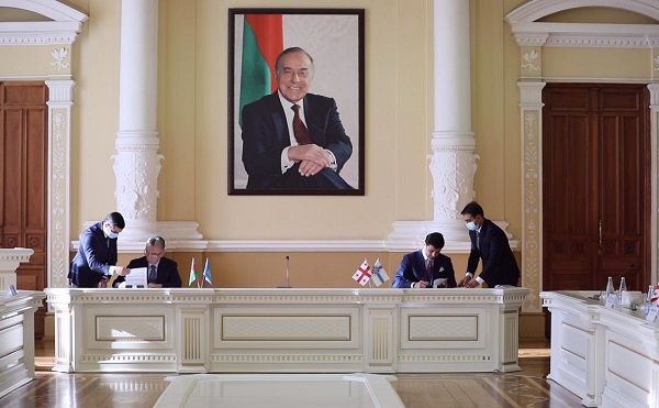 თბილისსა და ბაქოს შორის დაძმობილების მემორანდუმი გაფორმდა