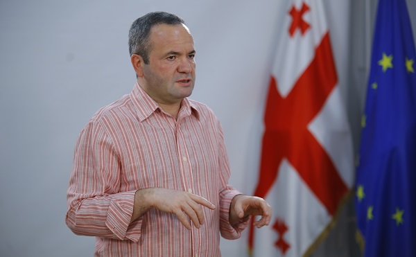 ანაფორებსა და ჩოხებში შემძვრალ სიბნელეს ვერ გავაჩერებთ, თუ ჯერ სახელმწიფო ინსტიტუტები არ დავიბრუნეთ - ჭიაბერაშვილი