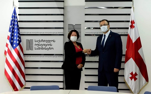 რატი ბრეგაძე FBI-ს ატაშეს შეხვდა