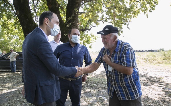 მევენახე ფირუზ იორამაშვილი, რომელსაც სეტყვამ ვენახი დაუზიანა, მადლობას უხდის ხელისუფლებას ოპერატიული რეაგირებისა და თანადგომისთვის