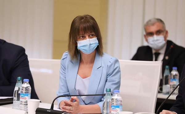 კოვიდ სასტუმროებში ინფიცირებულთა მისაღებად საკმარისი რაოდენობის ადგილია - ტიკარაძე