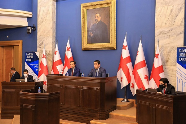 ვცდილობთ, ნაკლებად შევეხოთ კონსტიტუციის ძირითად დებულებებს ან საერთოდ არ შევეხოთ მას და ეს კულტურა ჩამოყალიბდეს სამომავლოდაც - შალვა პაპუაშვილი