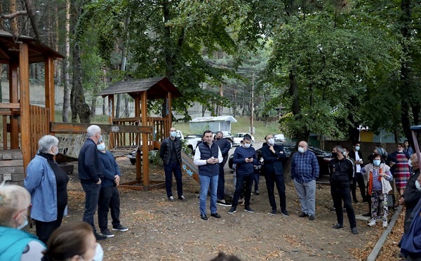 გიორგი ტყემალაძემ წყნეთში მცხოვრებ იძულებით გადაადგილებულ პირებთან შეხვედრა გამართა