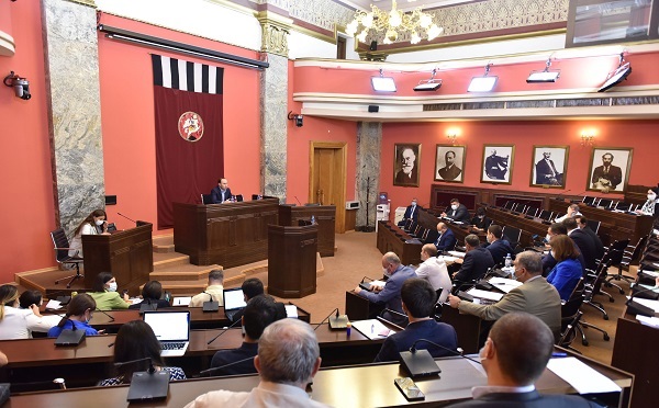 პარლამენტში 2019 წლის 19–21 ივნისის მოვლენებთან დაკავშირებით ინიცირებული „ამნისტიის შესახებ