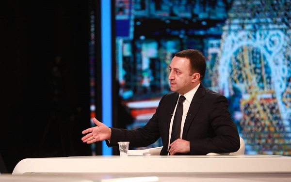 შეადარეთ პროფესორი რატი ბრეგაძე ზურაბ ადეიშვილს, ვახტანგ გომელაური - ვანო მერაბიშვილს, გიგი უგულავა - კახი კალაძეს, კეზერაშვილი - ჯუანშერ ბურჭულაძეს, გრიგოლ ლილუაშვილი - დათა ახალაიას, იგივე ხალხი ძალადობს დღემდე  - ღარიბაშვილი