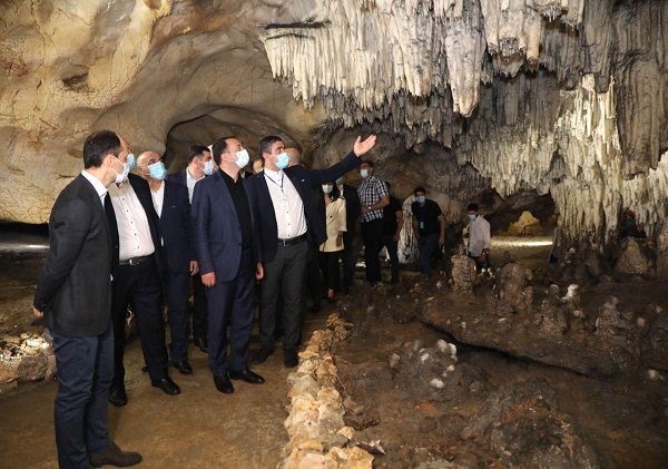  წყალტუბოში ახალი ტურისტული ადგილი - თეთრა მღვიმე პირველი ეკოტურისტული სივრცეა საქართველოში, რომელიც კიდევ უფრო შეუწყობს ხელს რეგიონში ტურიზმის განვითარებას - ღარიბაშვილი