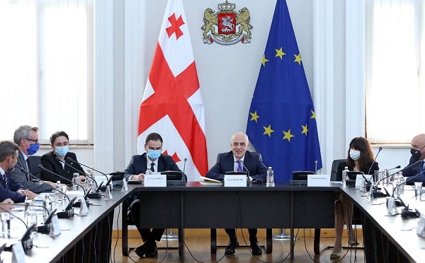 ზალკალიანი ევროკავშირის და წევრი ქვეყნების დიპლომატიური მისიების ხელმძღვანელებს შეხვდა