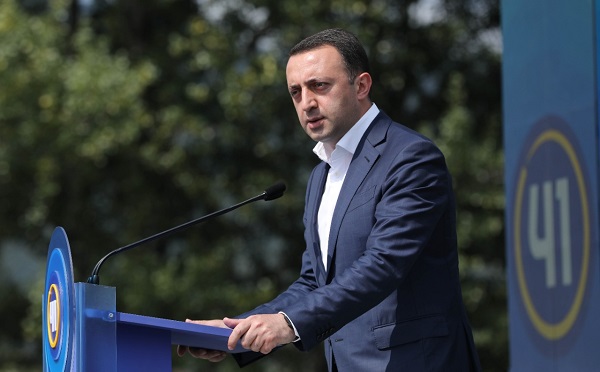 უნდა შევადაროთ პროფესორი რატი ბრეგაძე ზურაბ ადეიშვილს, ვახტანგ გომელაური - ვანო მერაბიშვილს, მეცნიერი კაცი მიხეილ ჩხენკელი - ნიკა გვარამიას, რომელიც არის გარყვნილების მთავარი პროპაგანდისტი ქვეყანაში - ღარიბაშვილი