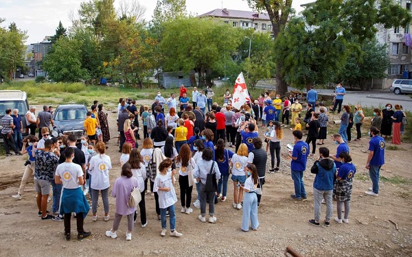  სამგორის მაჟორიტარი დეპუტატობის კანდიდატი რევაზ სოხაძე, ამჯერადაც  ვარკეთილის მესამე მასივში, ელდარის ქუჩის და ჯავახეთის ქუჩის მაცხოვრებლებს შეხვდა