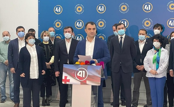 არჩილ ჩიქოვანი მეგის ქარდავას მოადგილე არასოდეს ყოფილა - ბათუმის მერობის კანდიდატი
