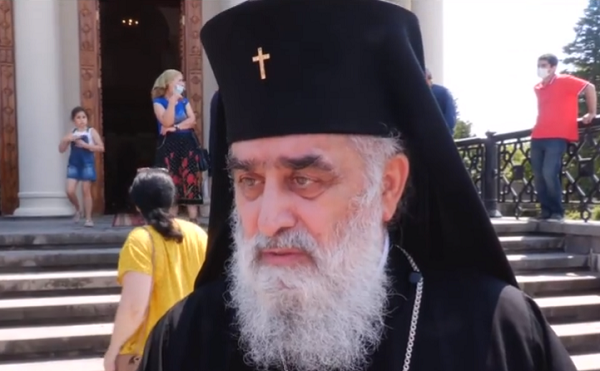 ფოთისა და ხობის მიტროპოლიტი მიხეილ სააკაშვილის მოსანახულებლად ციხეში მივიდა