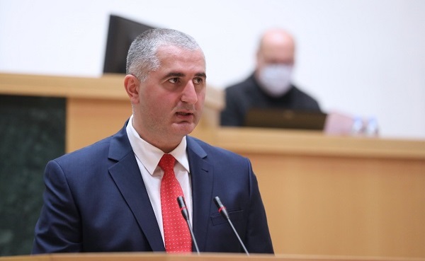 მიუხედავად ტურიზმის არასრული აღდგენისა, წელს მიმდინარე ანგარიშის დეფიციტი მაინც გაუმჯობესდა - ლაშა ხუციშვილი