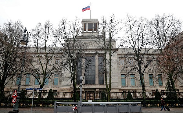 ბერლინში, საელჩოს შენობასთან რუსი დიპლომატის ცხედარი იპოვეს