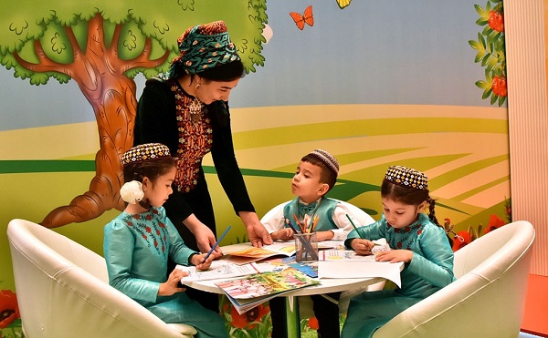 თურქმენეთის საბავშვო ბაღებში რუსულ ენაზე მულტფილმების ჩვენება აიკრძალა