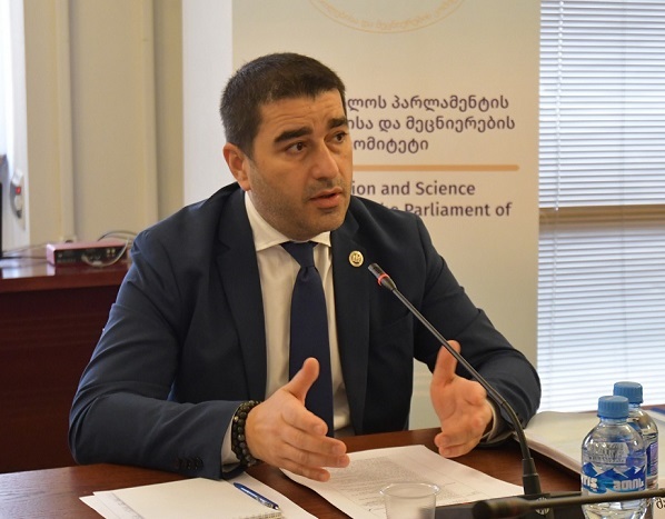ოპოზიცია უნდა ჩამოყალიბდეს, რადგან დეპოლარიზაცია და რიგგარეშე არჩევნების მოთხოვნა თავსებადი არ არის - შალვა პაპუაშვილი