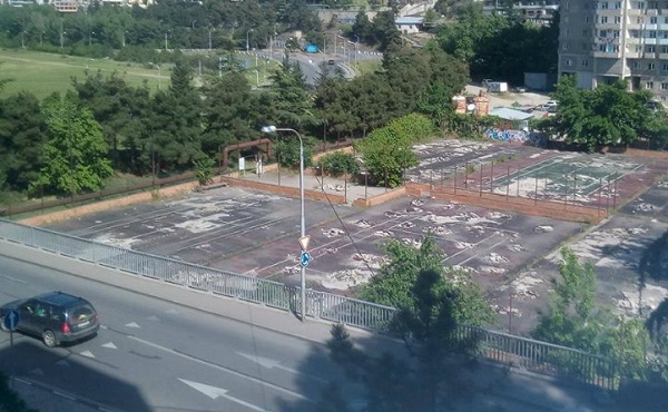 იპოდრომთან მდებარე ჩოგბურთის კორტების ყოფილი ტერიტორია აუქციონზე გაიყიდა