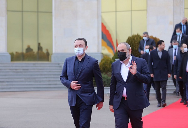 ირაკლი ღარიბაშვილმა სომხეთის რესპუბლიკის პრემიერ-მინისტრი თბილისის საერთაშორისო აეროპორტიდან გააცილა