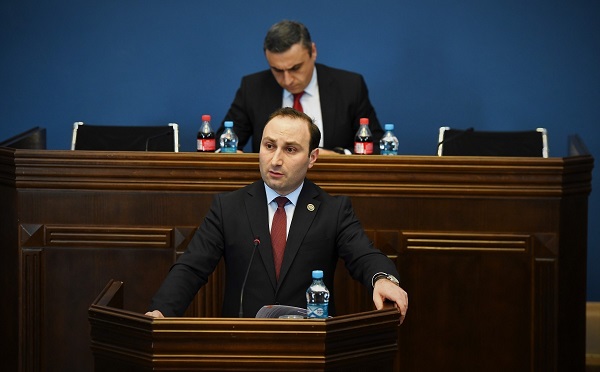 იურიდიულმა კომიტეტმა ცესკო-ს თავმჯდომარის თანამდებობაზე გიორგი კალანდარიშვილის არჩევას გაუწია რეკომენდაცია