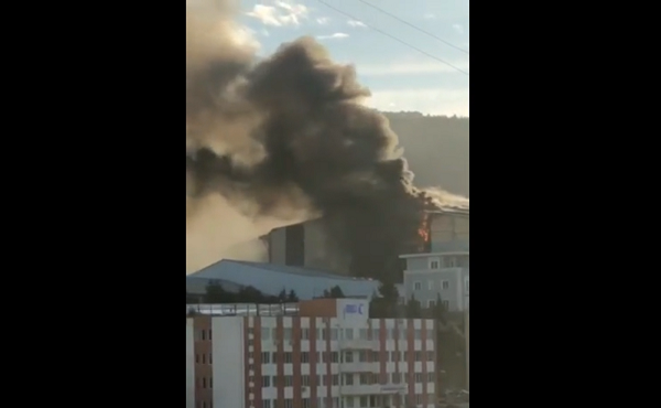 თბილისში ახალი სპორტის სასახლეში ძლიერი ხანძარია