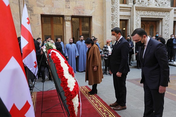მჯერა, რომ გზა თავისუფლებისკენ, ქვეყნის გაერთიანებისკენ გადის ქვეყნის ეკონომიკურ განვითარებაზე, ჩვენი ქვეყნის სტაბილურობაზე, ჩვენი სახელმწიფოებრიობის განმტკიცებაზე - ღარიბაშვილი
