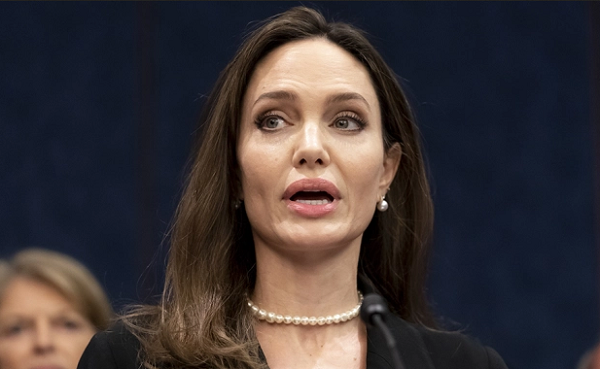 ვლოცულობ უკრაინელი ხალხისთვის - ანჯელინა ჯოლი