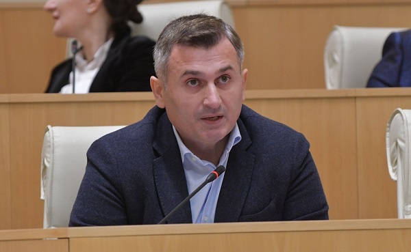 ხელისუფლების შეცვლა დაასტაბილურებს ლარს, დაწევს ფასებს და ამის შანსი 2 აპრილს გვაქვს ბათუმში - დავით კირკიტაძე