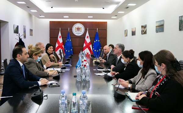 ოთარ შამუგია გაეროს განვითარების პროგრამის მუდმივ წარმომადგენელს, ნიკ ბერესფორდს შეხვდა