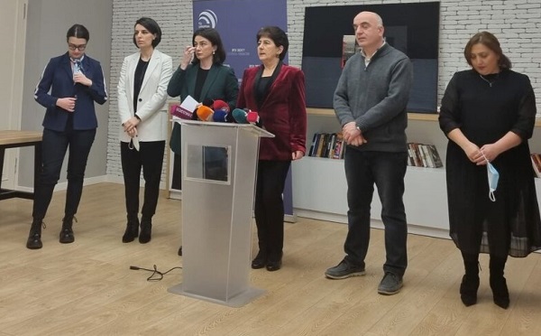 არასამთავრობოები აცხადებენ, რომ საქართველოს ევროკავშირში გაწევრიანების  პროცესის “ყველაზე მისაღები სახე  საქართველოს პრეზიდენტია“