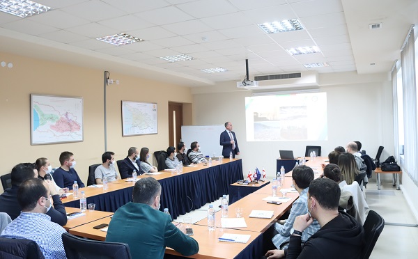 დავით ნარმანიამ ენერგეტიკის სასწავლო ცენტრის კურსის მონაწილეებისთვის ენერგეტიკული ბიზნესის შესახებ ლექცია წაიკითხა
