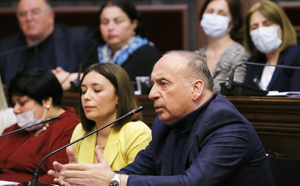 სოლომონ პავლიაშვილმა პარლამენტში, ინერტული ნარჩენების მართვის პოლიტიკის განსაზღვრის, ინერტულ ნარჩენებთან დაკავშირებული გამოწვევებისა და მათი გადაჭრის გზების საკითხებზე ისაუბრა