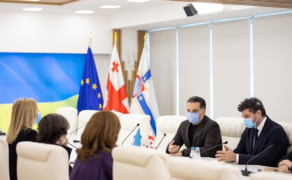 თბილისის მერი საქართველოში გაეროს უმაღლესი კომისრის წარმომადგენლობის მისიის ხელმძღვანელს შეხვდა