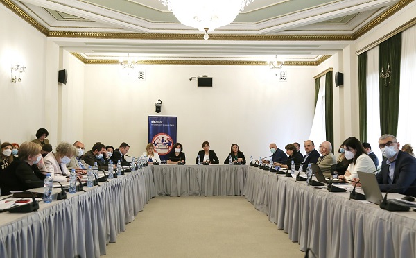 ნინო თანდილაშვილმა, პარლამენტში, „წყლის რესურსების მართვის შესახებ“ კანონის შესახებ მოხსენება წარადგინა