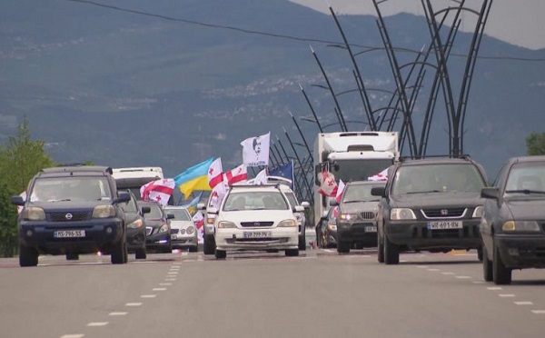 სააკაშვილის საზღვარგარეთ სამკურნალოდ გადაყვანის მოთხოვნით, რუსთავის ციხესთან აქცია იწყება