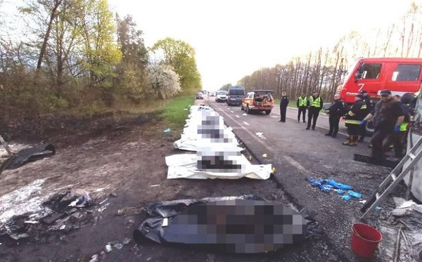 უკრაინის რივნეს ოლქში ავტოსაგზაო შემთხვევას 26 ადამიანი ემსხვერპლა