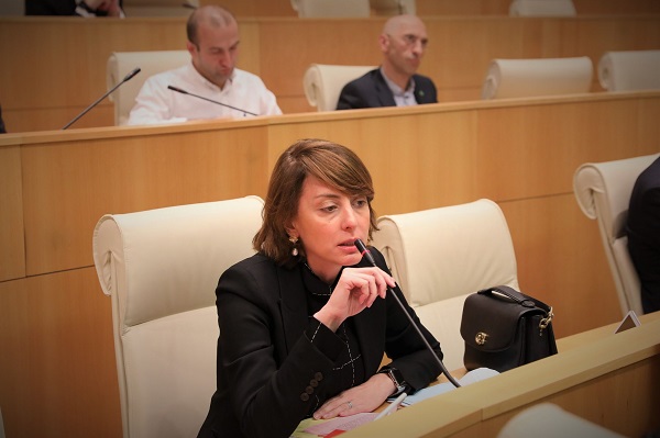 მოგიწოდებთ ყველას, აუცილებლად დაუშვით საერთაშორისო ექსპერტები ციხეში - ხატია დეკანოიძე
