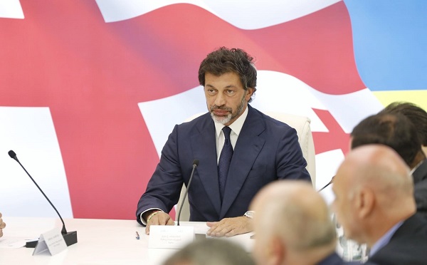 თბილისის თოჯინებისა და სათამაშოების მუზეუმი დედაქალაქის საკრებულოს შენობაში განთავსდება