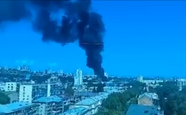 ისანში ძლიერი ხანძარია