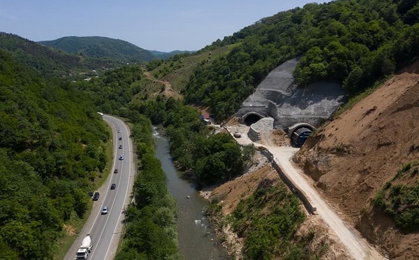 რიკოთის უღელტეხილზე მოძრაობა დროებით შეჩერებულია