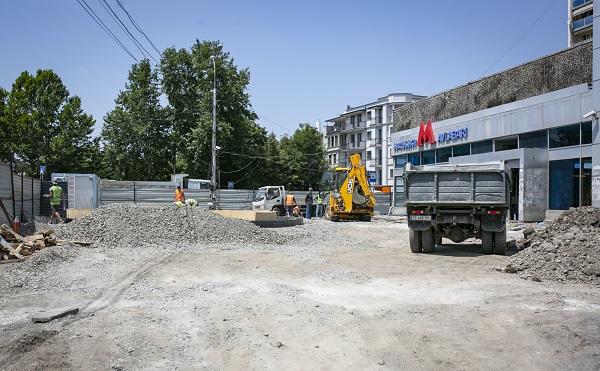მეტროსადგურ 