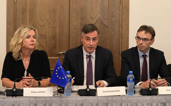 ევროპარლამენტის დელეგაცია პარლამენტის თავმჯდომარესა და ოპოზიციას შეხვდა
